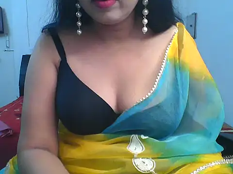 Snapshot of BIG_HEARTED chatting on October 31, 2025, 5:03 pm BIG HEARTED online show from October 31, 2025, 5:03 pm