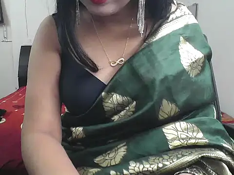 Snapshot of BIG_HEARTED chatting on November 4, 2025, 5:23 pm BIG HEARTED online show from November 4, 2025, 5:23 pm