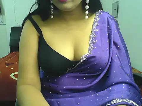 Snapshot of BIG_HEARTED chatting on November 5, 2025, 4:51 pm BIG HEARTED online show from November 5, 2025, 4:51 pm