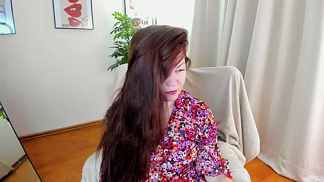 VanessaSmuth online show from October 5, 2025, 1:48 am