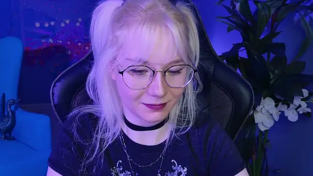 Snapshot of NancyMartinez chatting on January 13, 2025, 8:15 am NancyMartinez online show from January 13, 2025, 8:15 am