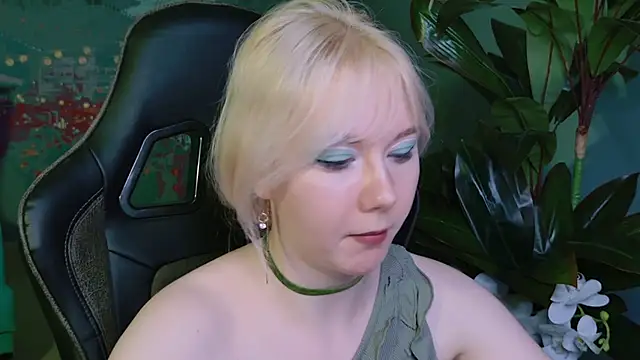 Snapshot of NancyMartinez chatting on January 18, 2025, 8:20 am NancyMartinez online show from January 18, 2025, 8:20 am