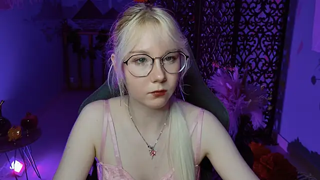 Snapshot of NancyMartinez chatting on January 30, 2025, 1:10 pm NancyMartinez online show from January 30, 2025, 1:10 pm