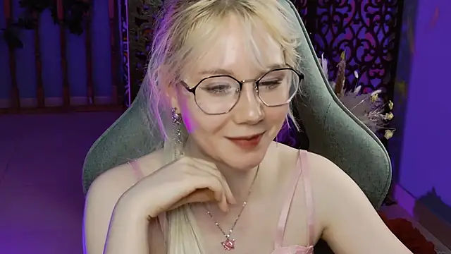 Snapshot of NancyMartinez chatting on January 30, 2025, 7:15 pm NancyMartinez online show from January 30, 2025, 7:15 pm