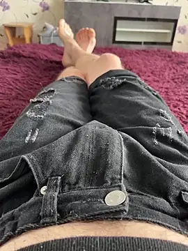 red red00 online show from February 25, 2026, 7:51 am