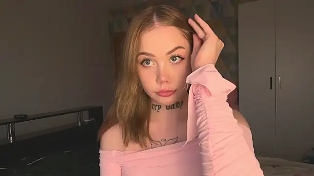 Snapshot of hanna_cry_baby chatting on September 28, 2025, 3:39 pm hanna cry baby online show from September 28, 2025, 3:39 pm