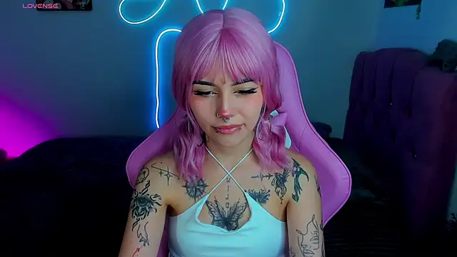 Snapshot of adri_tom44 chatting on December 5, 2024, 1:58 am adri tom44 online show from December 5, 2024, 1:58 am