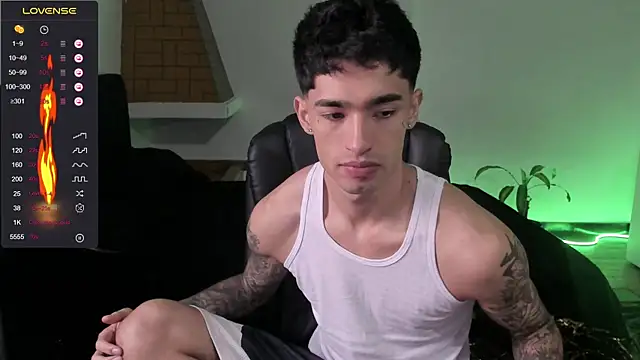 Snapshot of Damon__333 chatting on July 11, 2026, 11:13 am Damon 333 online show from July 11, 2026, 11:13 am