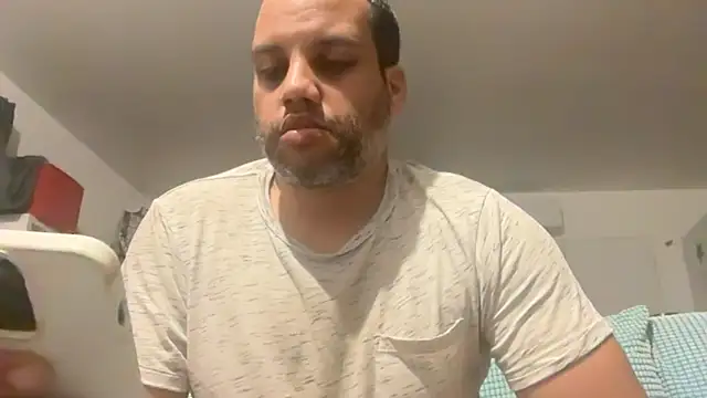 AbsolutMouuah online show from May 2, 2026, 1:32 am