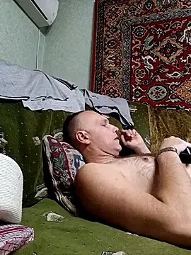 Pineapple04 online show from September 24, 2025, 5:16 pm