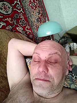 Pineapple04 online show from April 12, 2026, 4:28 am