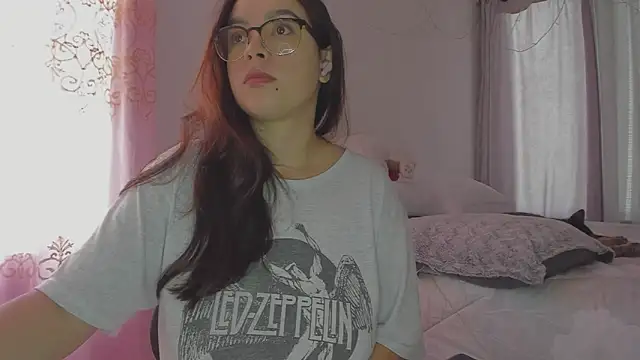 HARLEYNAPIER online show from February 4, 2026, 5:19 pm