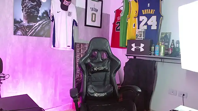 Hendry  online show from December 17, 2025, 5:57 am