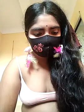 Lina-Rose online show from November 4, 2025, 1:05 am