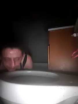 UniqueKorn86 online show from April 12, 2026, 3:11 am