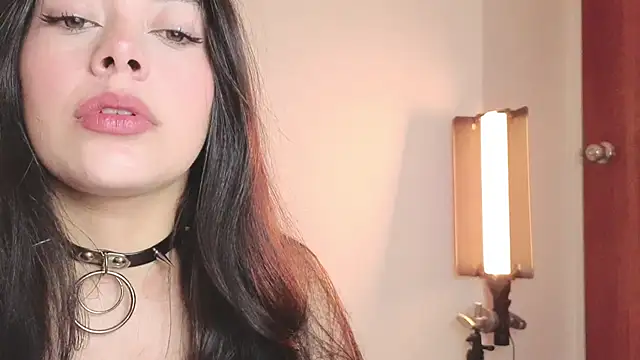 Soffimoon  online show from February 28, 2025, 6:43 am