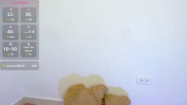 yulissa18 online show from November 7, 2025, 11:21 am