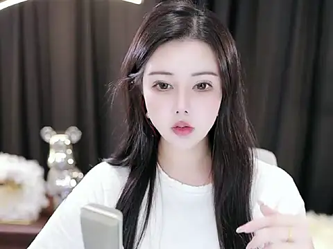 Qiaoqiao  online show from December 29, 2024, 12:55 pm