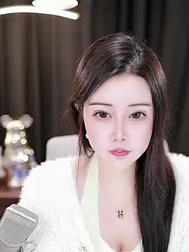 Qiaoqiao  online show from January 2, 2025, 5:50 pm