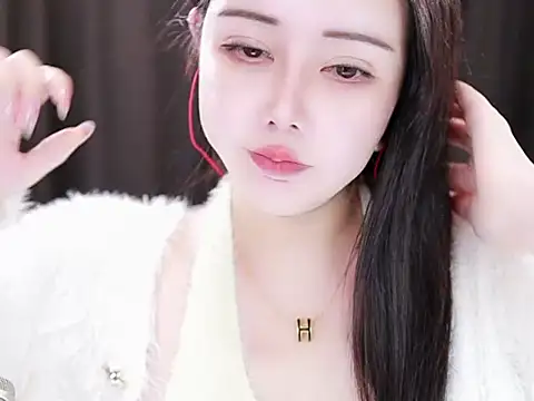 Qiaoqiao  online show from January 3, 2025, 7:18 pm