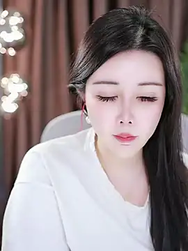 Qiaoqiao  online show from January 9, 2025, 1:56 pm