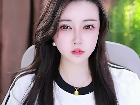 Qiaoqiao  online show from February 6, 2025, 4:47 pm