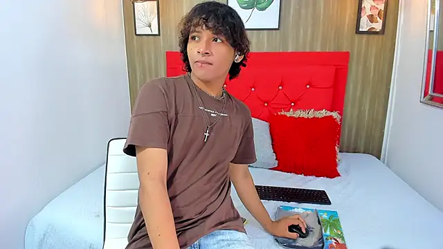 Snapshot of axel_ps chatting on March 14, 2025, 7:55 pm axel ps online show from March 14, 2025, 7:55 pm