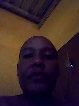 Snapshot of MayaMellow210 chatting on September 14, 2025, 3:22 pm MayaMellow210 online show from September 14, 2025, 3:22 pm