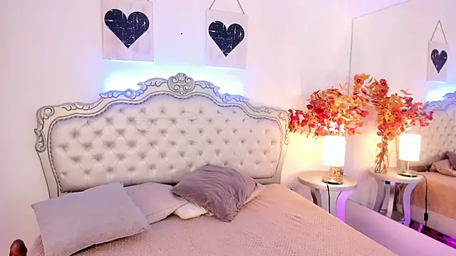 NiaColusi online show from October 2, 2025, 8:16 pm