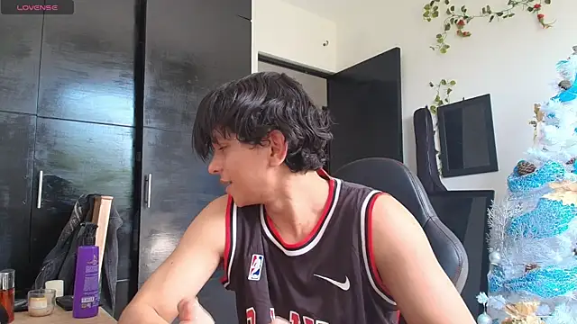 Haruto2001 online show from December 16, 2024, 3:43 pm