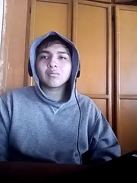 Snapshot of LoganFinds chatting on November 10, 2025, 2:27 pm LoganFinds online show from November 10, 2025, 2:27 pm