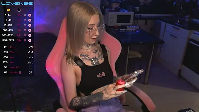 Snapshot of yngmilf chatting on February 4, 2025, 2:39 am yngmilf online show from February 4, 2025, 2:39 am