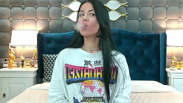 LeyaCass online show from December 29, 2024, 4:38 am
