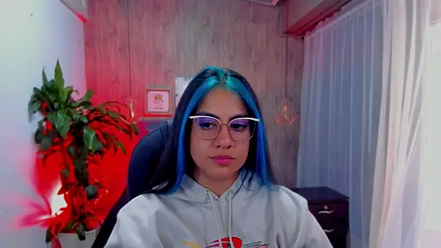 Xisu  online show from December 5, 2024, 4:09 am