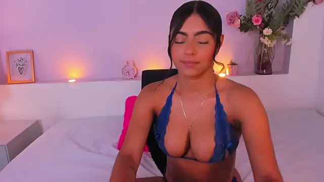 Snapshot of AmyBarton02 chatting on December 16, 2024, 3:32 pm AmyBarton02 online show from December 16, 2024, 3:32 pm