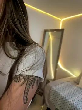 AmmyCollinsW online show from October 14, 2025, 8:31 pm