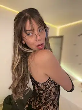 AmmyCollinsW online show from October 26, 2025, 10:25 pm