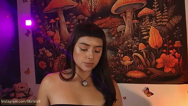 6Briela9  online show from February 19, 2026, 8:16 pm