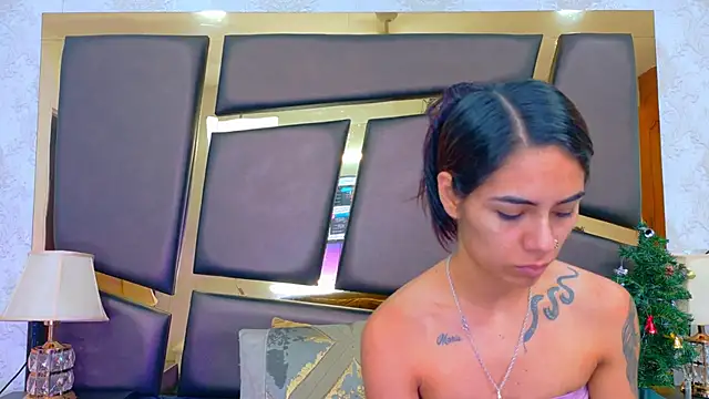 NicoleEsposito online show from December 17, 2025, 12:55 pm