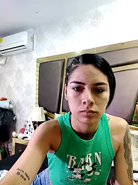 NicoleEsposito online show from March 18, 2026, 1:14 pm