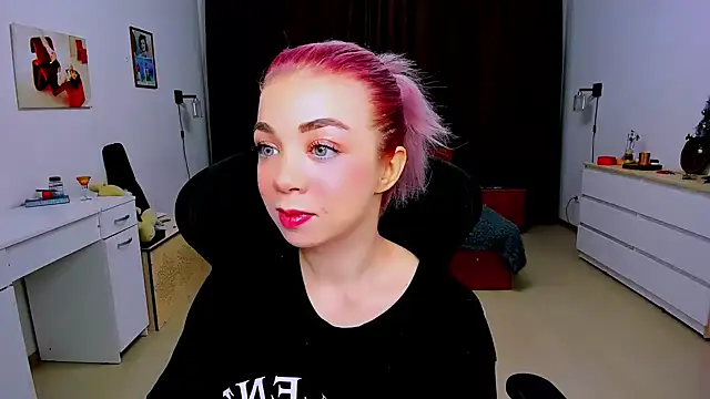 littleSiyfairy online show from December 5, 2024, 3:26 am