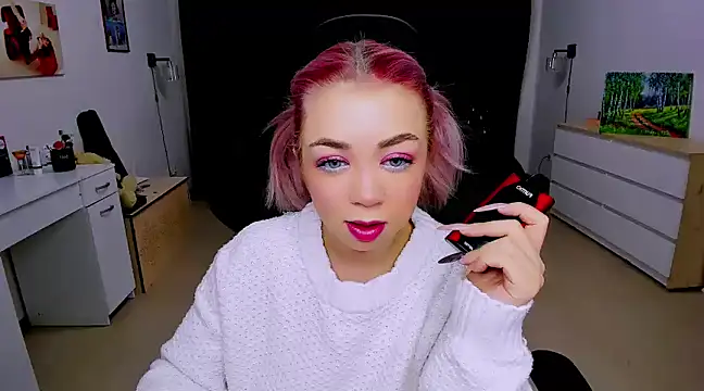 littleSiyfairy online show from December 17, 2024, 6:24 am
