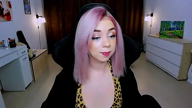 littleSiyfairy online show from December 18, 2024, 7:36 am