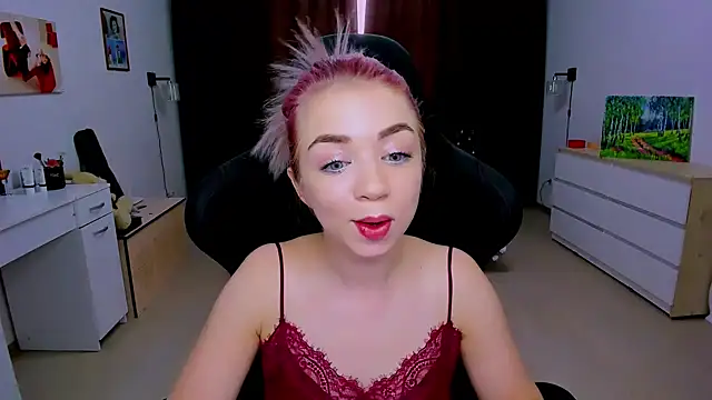 littleSiyfairy online show from December 20, 2024, 6:19 am