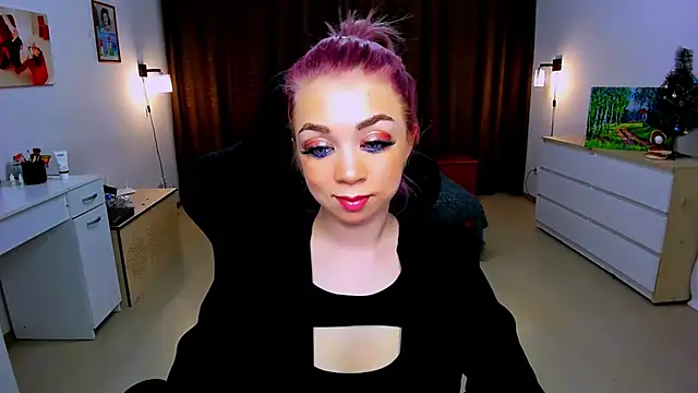 littleSiyfairy online show from December 31, 2024, 9:21 am