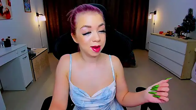 littleSiyfairy online show from January 3, 2025, 6:33 am