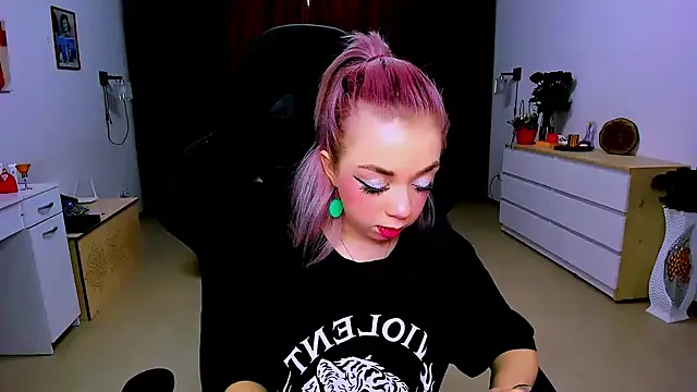 littleSiyfairy online show from January 21, 2025, 6:54 am