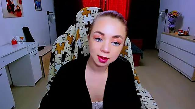 littleSiyfairy online show from February 5, 2025, 9:15 am
