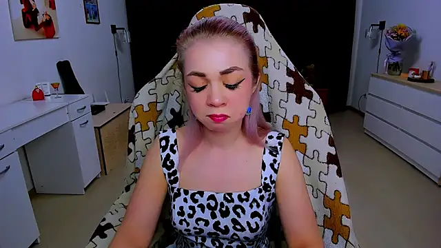 littleSiyfairy online show from February 6, 2025, 2:26 pm