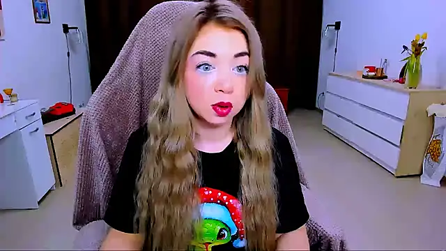 littleSiyfairy online show from March 14, 2025, 3:48 am